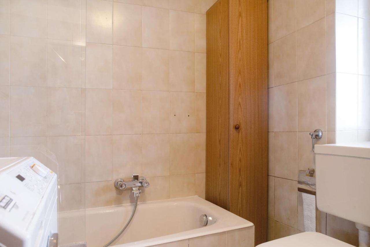 Appartement Casa Flora à Porto Ceresio Extérieur photo